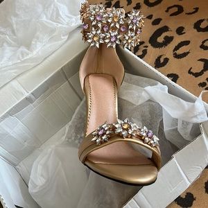 Gold jewelry heels !!